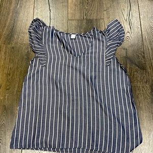 ✨Old navy flutter sleeve top✨